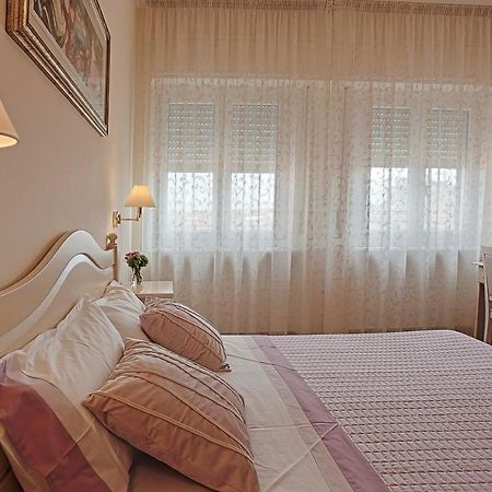 Il Castello Guest House Сассари Экстерьер фото