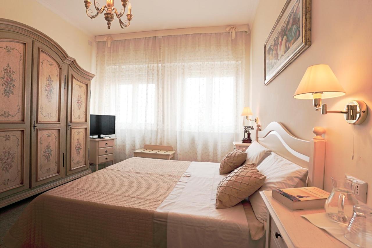 Il Castello Guest House Сассари Экстерьер фото