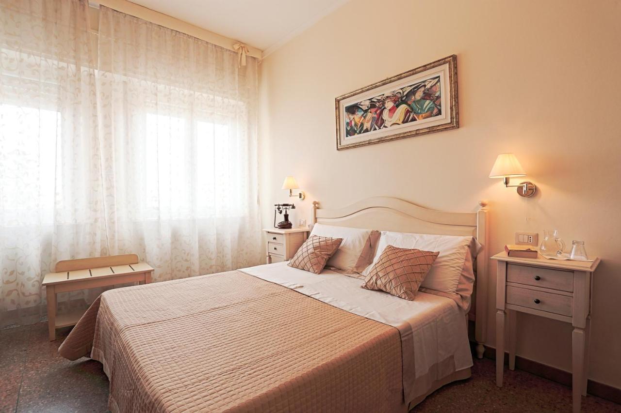 Il Castello Guest House Сассари Экстерьер фото